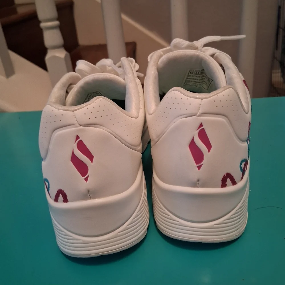 White Sketchers - Picture 2 of 6